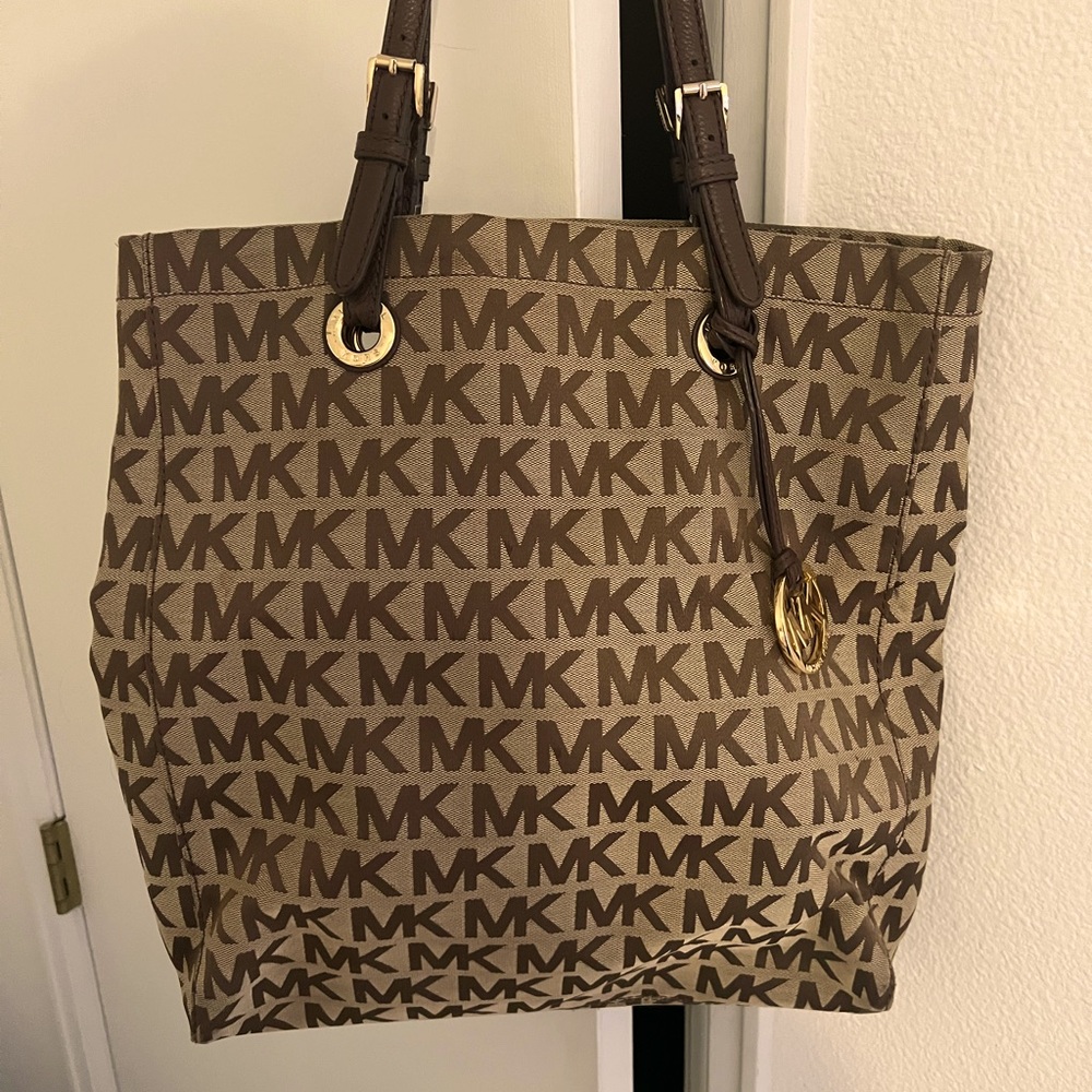 Michael Kors tote